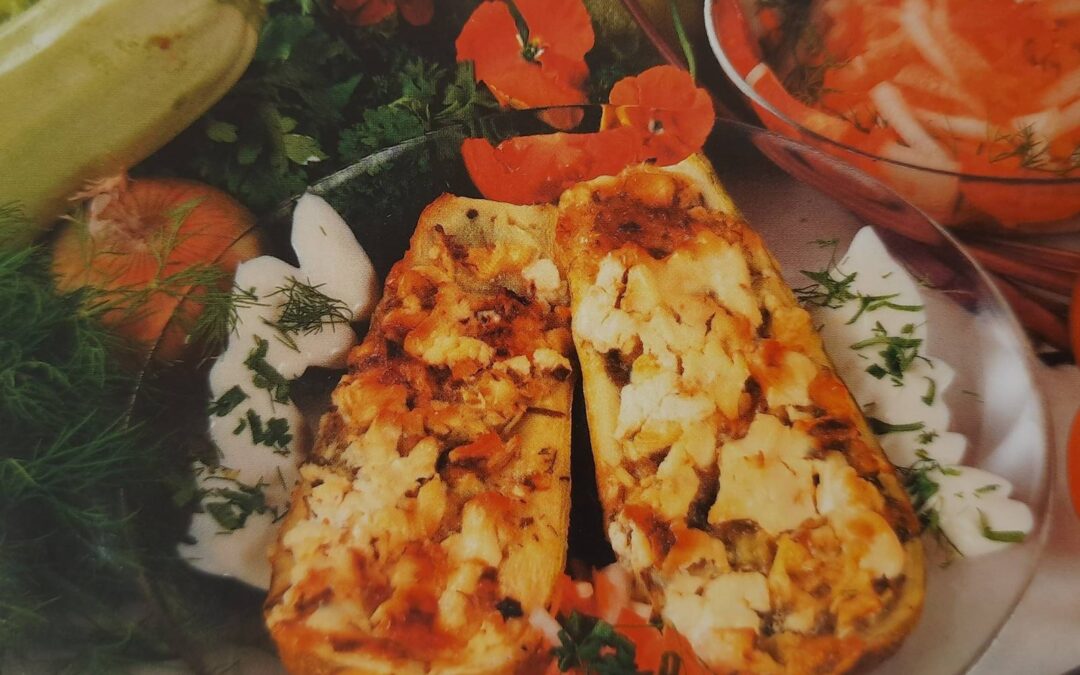 Кабачки фаршированные сыром